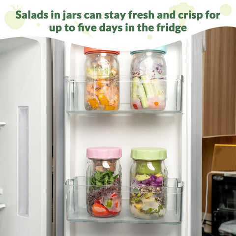 SOLIGT jars on picnic blanket showing meal-prep convenience outdoors