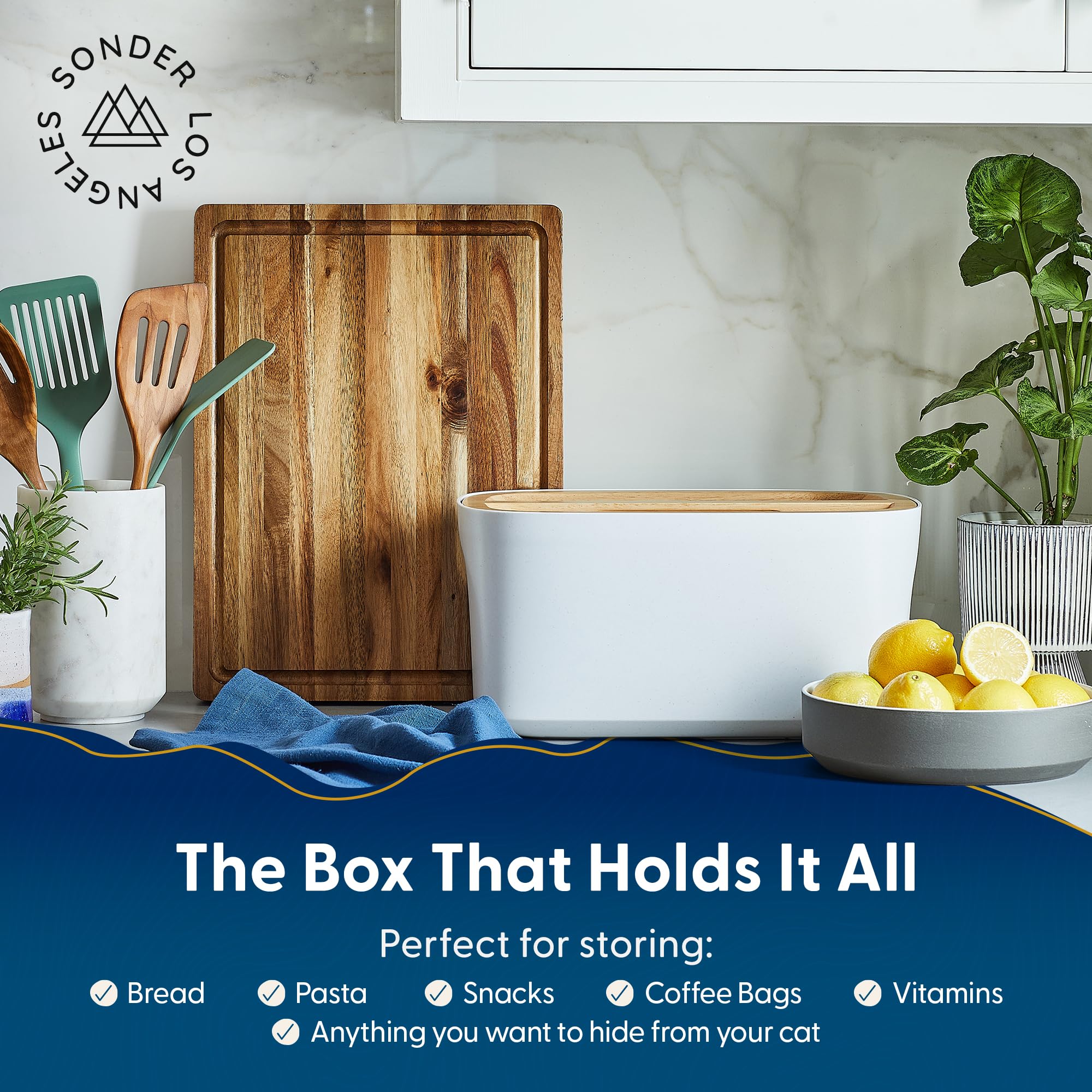 Sonder Los Angeles in-use image of slicing on lid for convenient countertop prep
