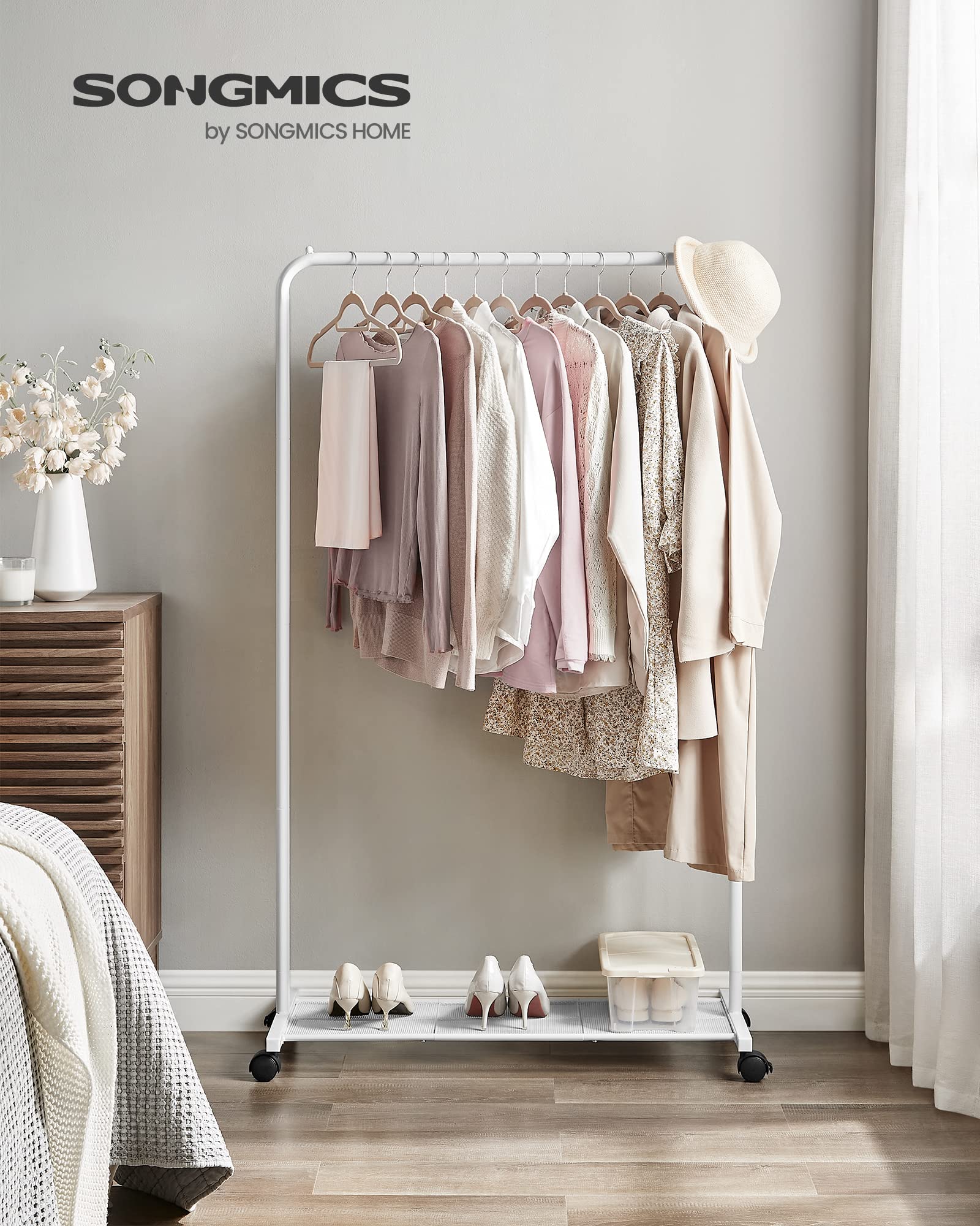 SONGMICS close-up of mesh shelf highlighting secure shoe and box storage