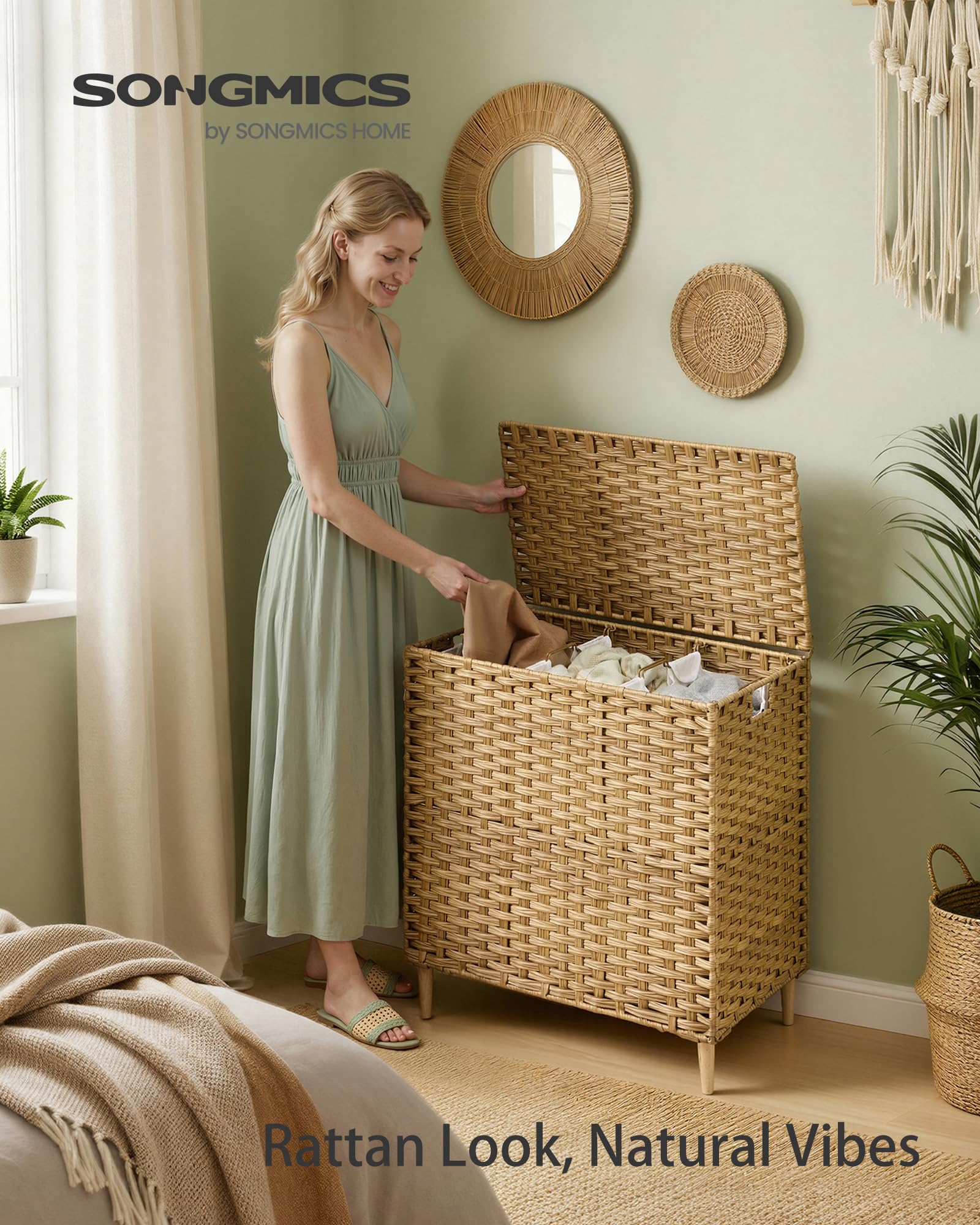 SONGMICS top view with lid closed keeping laundry out of sight and organized