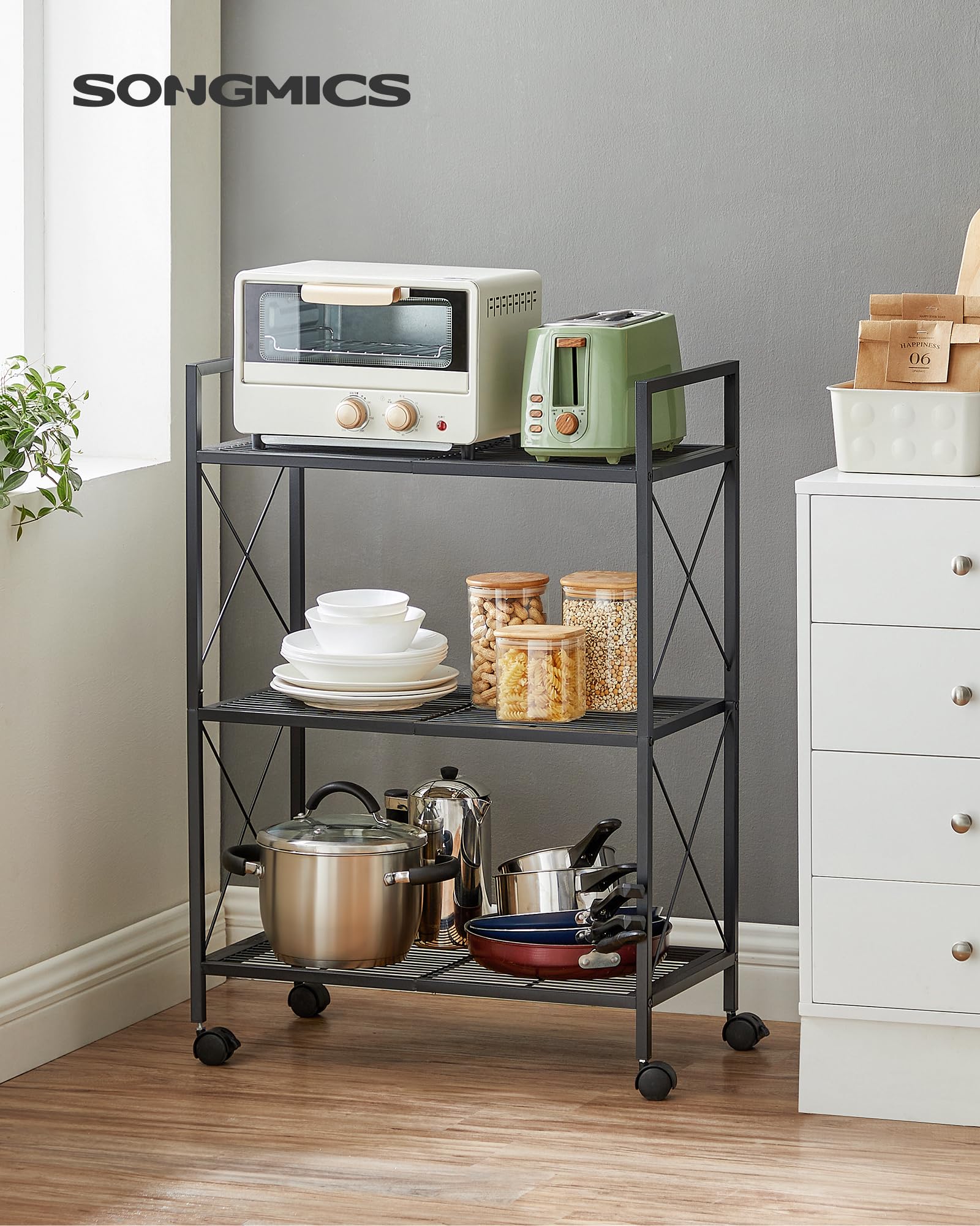 SONGMICS close-up of dense mesh shelf for secure small-item storage