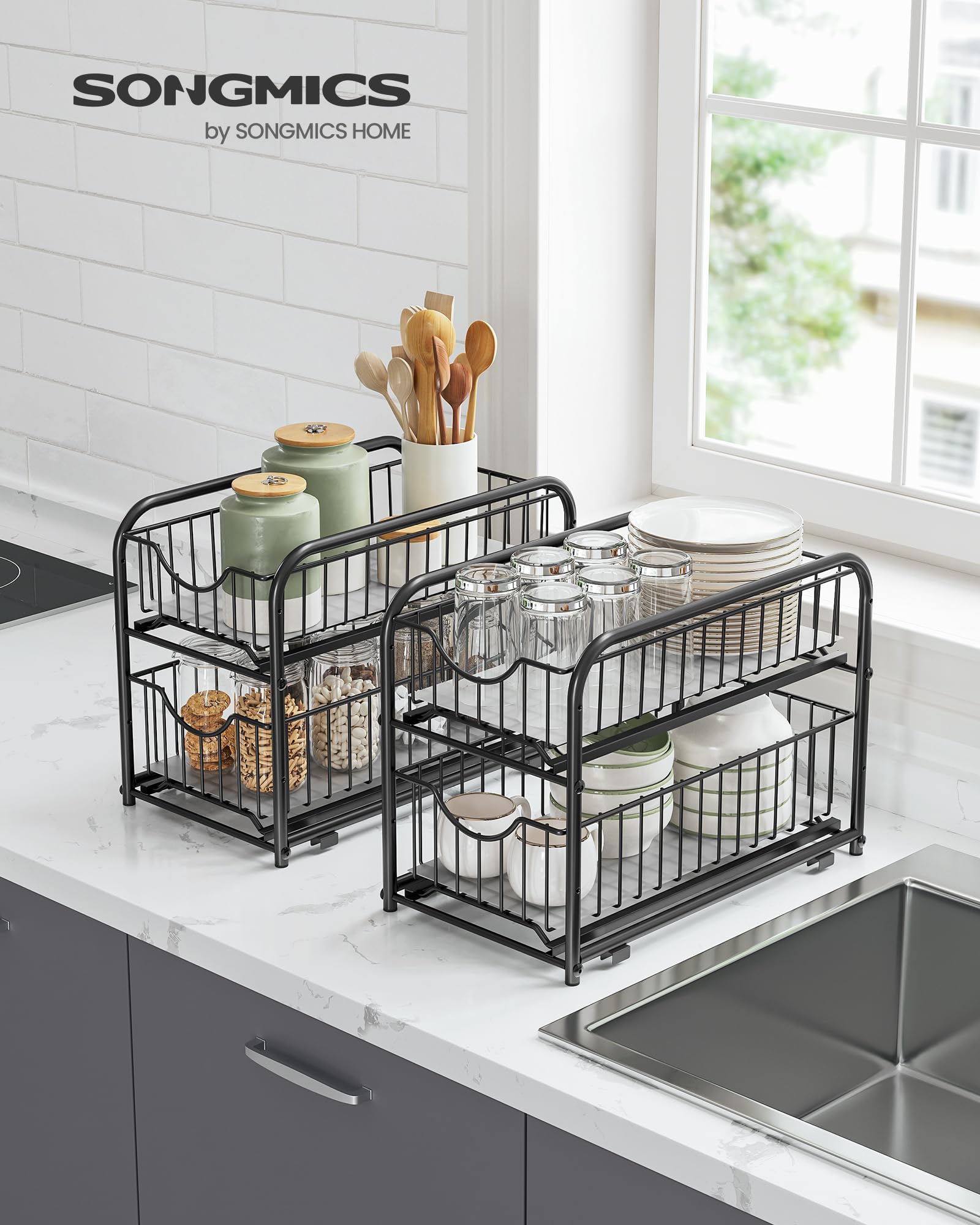 SONGMICS pull-out basket pulled forward for quick access advantage