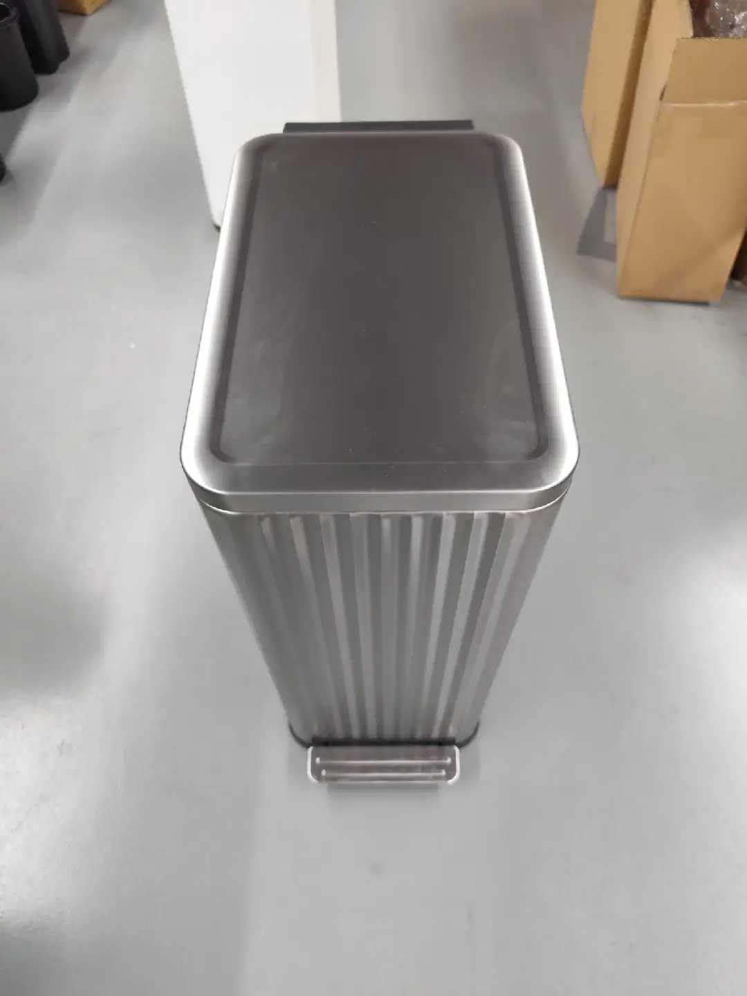SONGMICS close-up of fluted stainless steel finish hides scuffs and elevates kitchen style