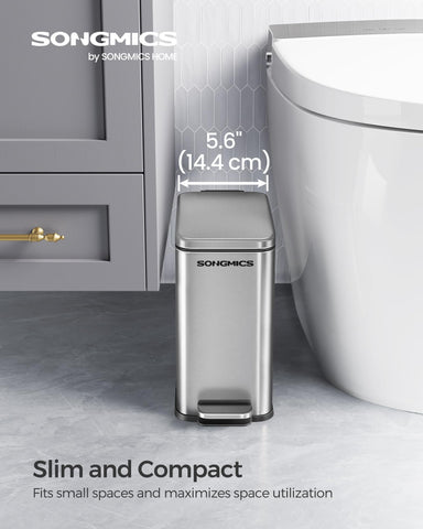 SONGMICS close-up of lid and foot pedal for hands-free, hygienic waste disposal