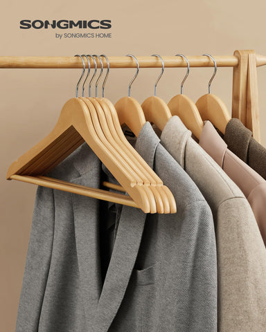 SONGMICS close-up of contoured shoulder preserving coat shape and reducing shoulder bumps