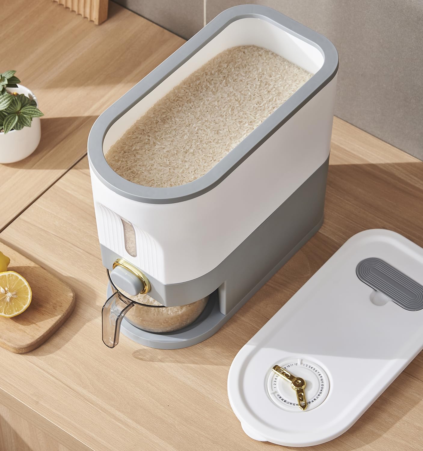 Sooyee one-press dispense button releasing measured rice for fast portioning