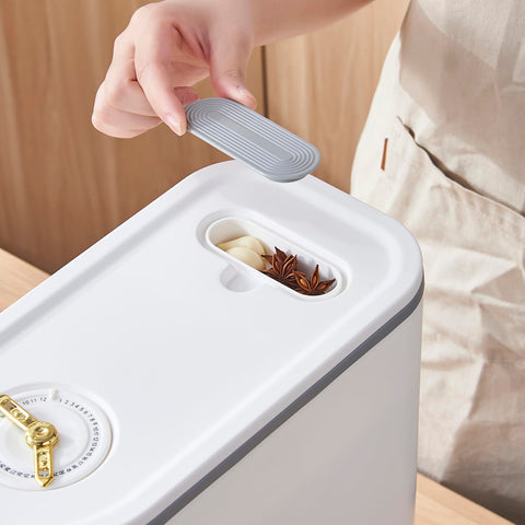Sooyee measuring cup with rice demonstrating accurate portion control