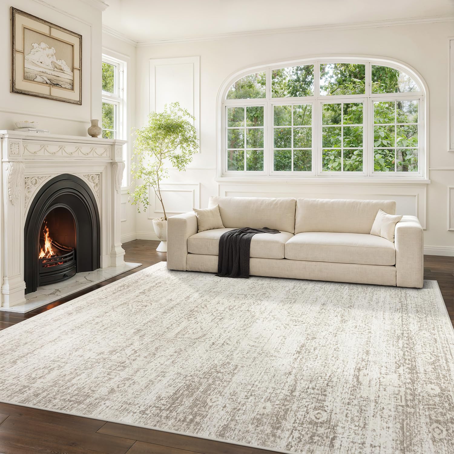 Srugn front view of 8x10 rug showing vintage design and room impact