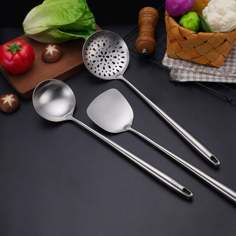 Standcn tools in use stir-fry demonstrating heat distance and control benefit
