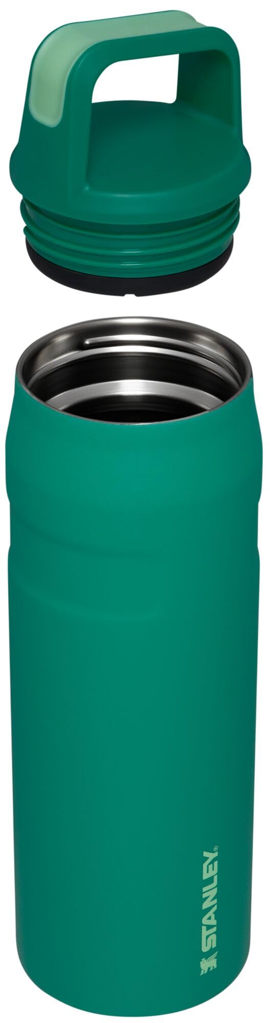 STANLEY close-up of Cap and Carry handle showing soft-touch comfort grip