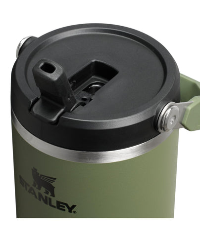 STANLEY close-up of Flip Straw 2.0 lid showing flip mechanism, fast hydration benefit