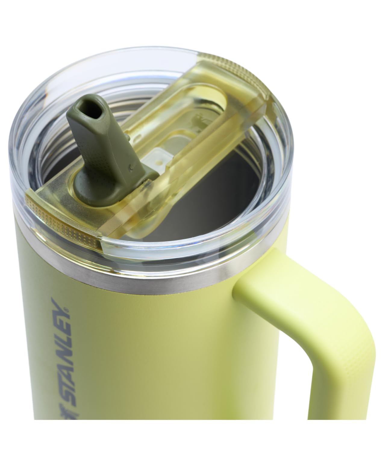 STANLEY close-up of the Flipstraw lid demonstrating easy one-handed sipping