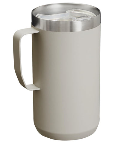 STANLEY wide mouth with ice cubes demonstrating easy filling and cooling benefit