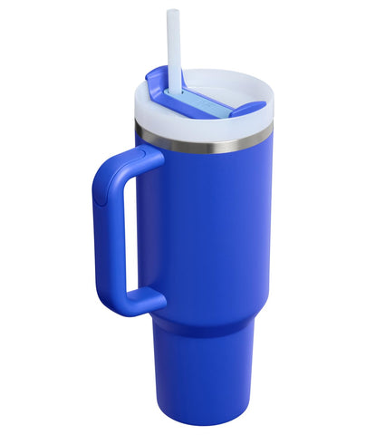 STANLEY FlowState lid closed demonstrating leak-resistant cover for worry-free transport
