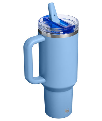 STANLEY Quencher ProTour flipstraw lid detail illustrating leakproof snap closure