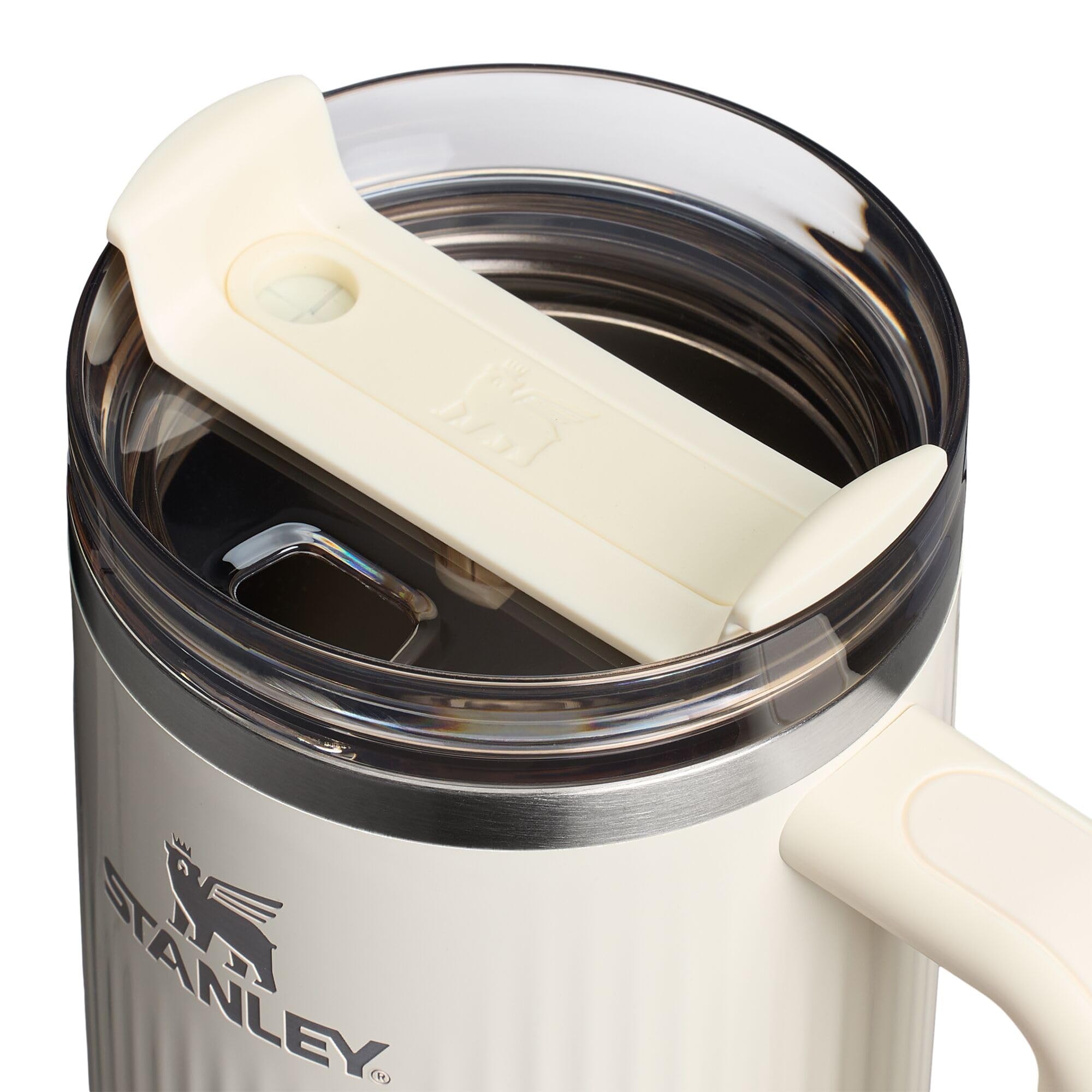 STANLEY FlowState lid close-up showing rotating cover and spill resistance