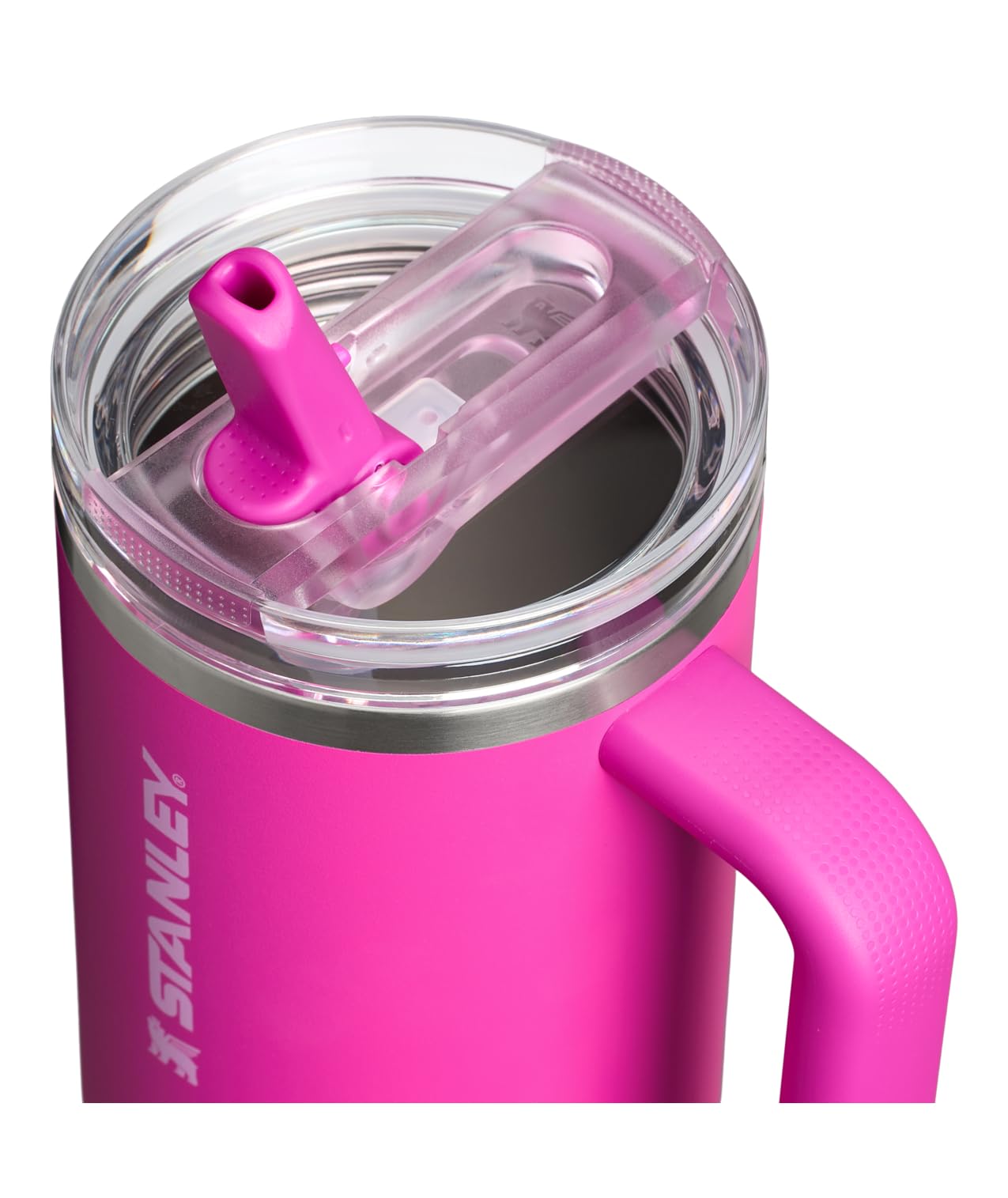 STANLEY close-up of flipstraw lid closed demonstrating leak-resistant seal benefit