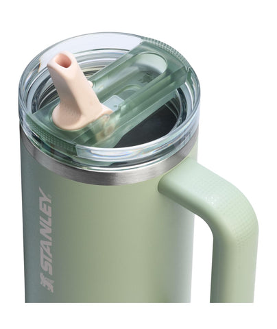 STANLEY lid close-up highlighting secure snap closure and leakproof design benefit