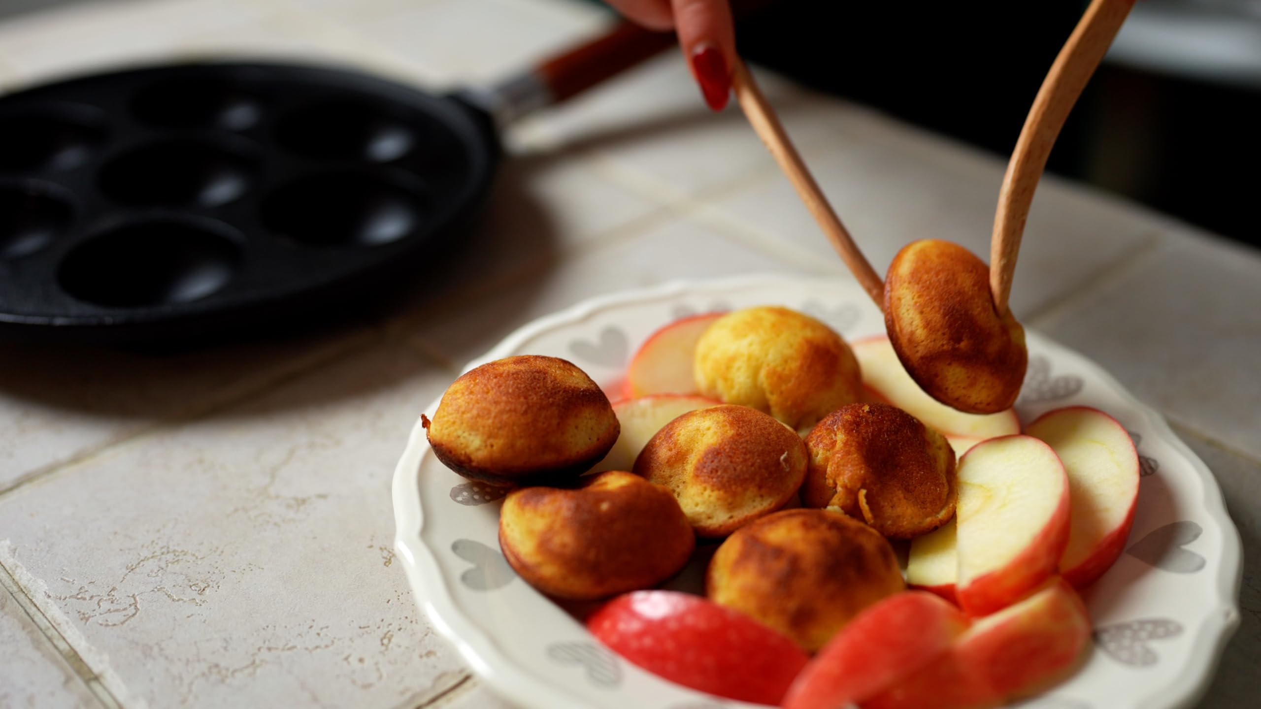 StarBlue aebleskiver sticks and recipe book included to guide cooking
