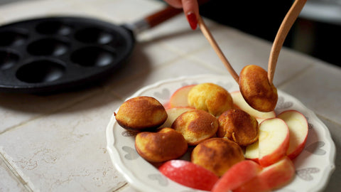 StarBlue aebleskiver sticks and recipe book included to guide cooking