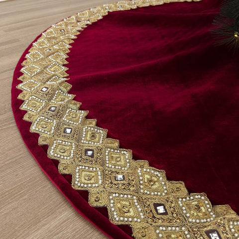 Starry Dynamo scale comparison with tree showing 60-inch diameter fit benefits