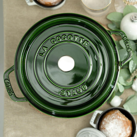 STAUB side profile with handles showing sturdy grip and easy transfer benefit