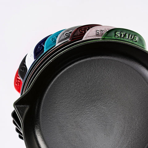 STAUB enamel close-up revealing smooth exterior finish and easy cleaning benefit
