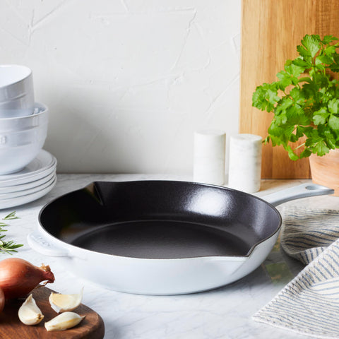 STAUB handle detail illustrating secure grip and safe maneuvering benefit