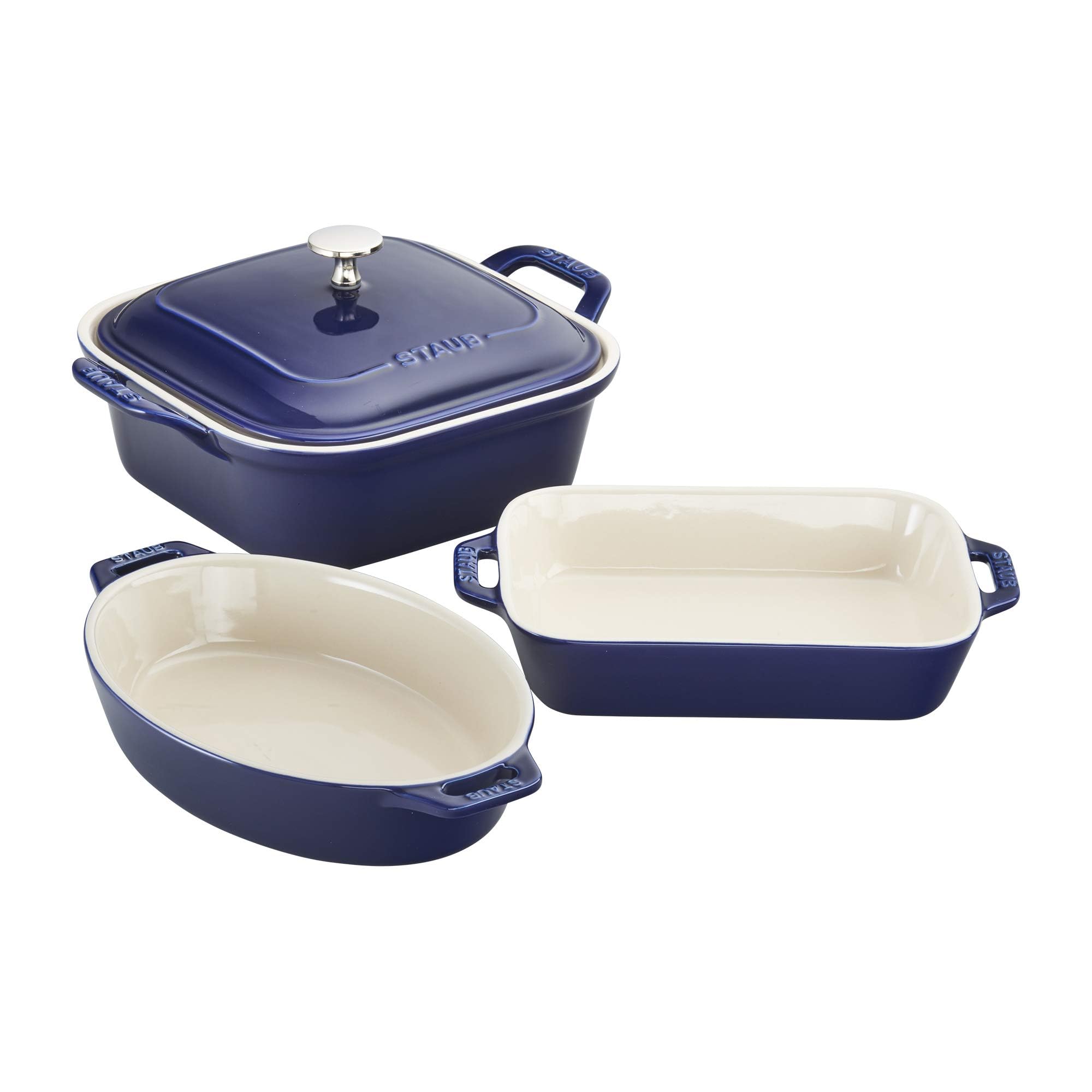 STAUB front packaging showing set and contents, attractive presentation benefit