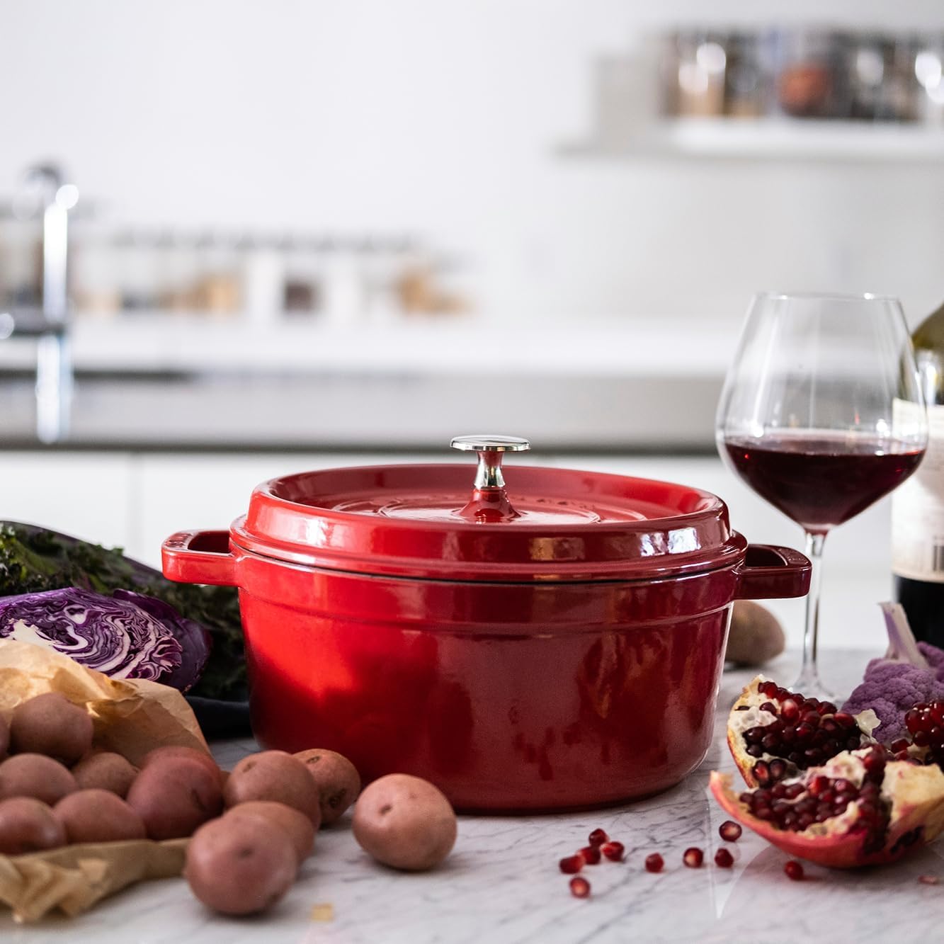 Staub lid interior spikes close-up promoting continuous self-basting benefit