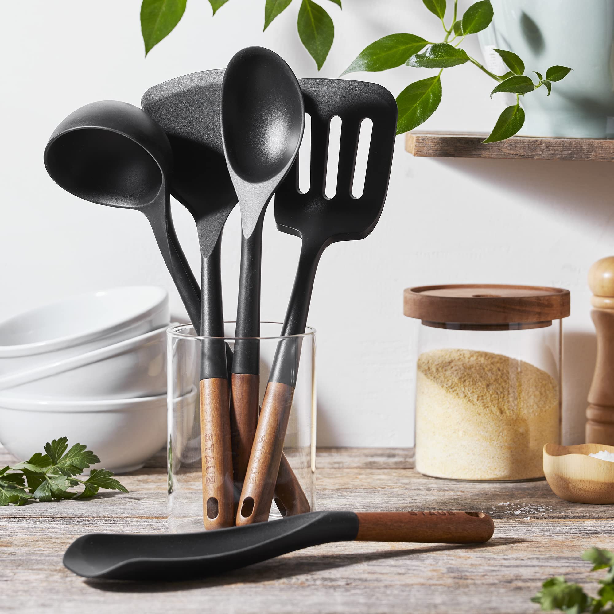 STAUB silicone head close-up highlights matte texture and heat resistance for safe cookware use