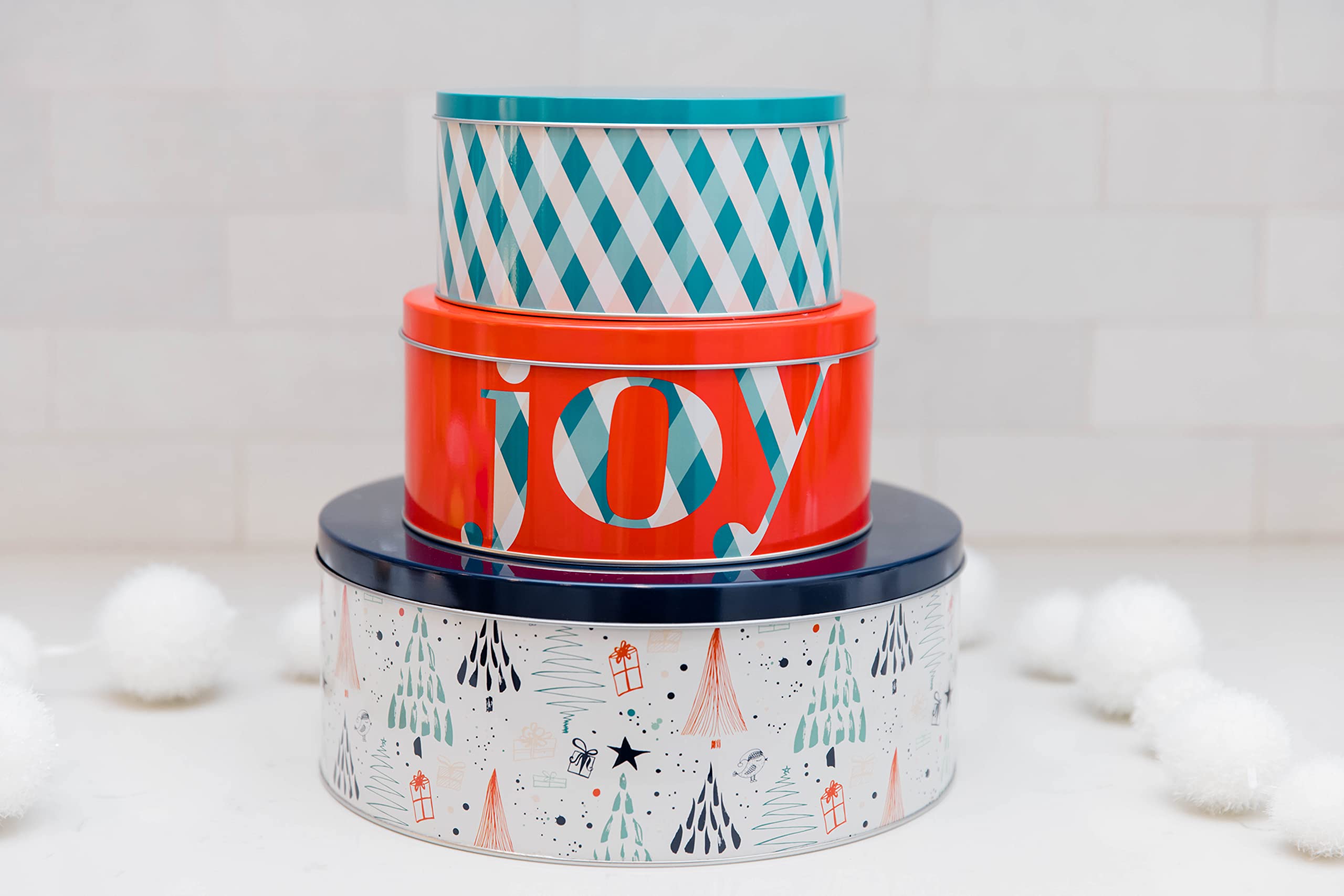 Steel Mill & Co. close-up of Joy Plaid pattern, attractive seasonal presentation