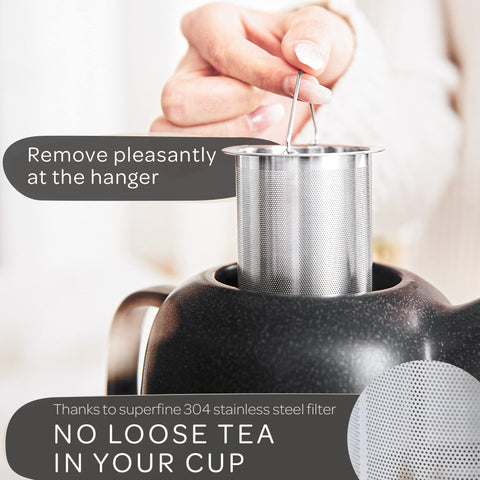 Steinzeit teapot with cups for size comparison and serving advantage