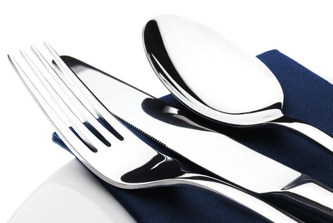 Stilloye dinner knife close-up highlighting durable stainless steel and comfortable grip