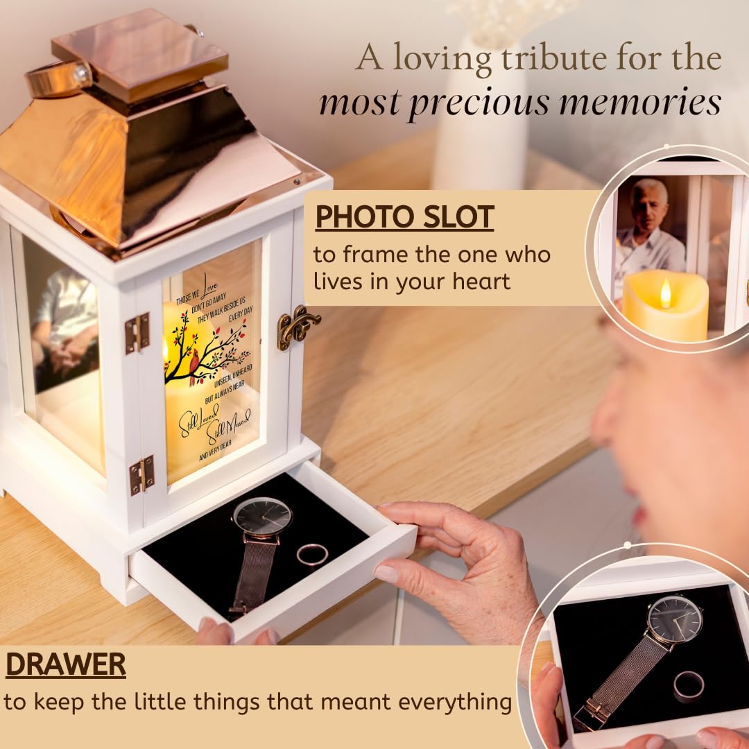 STILLWIND photo frame and clips displaying photos and easy personalization
