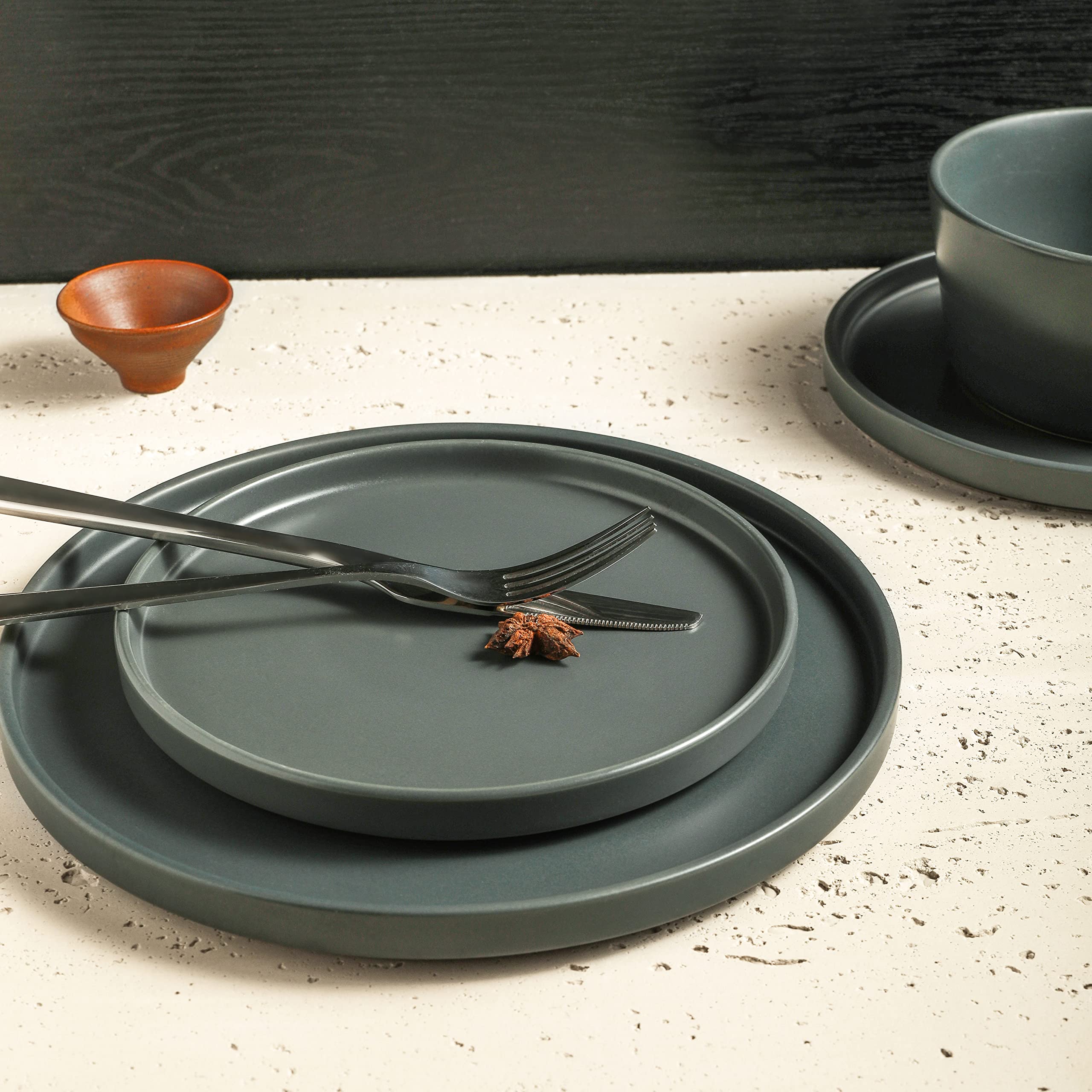 Stone Lain close-up of the lipped rim highlighting refined edge and elevated presentation