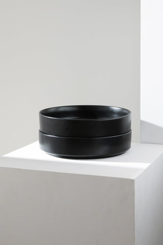 Stone Lain close rim detail of Celina bowl showing crisp edge for neat plating