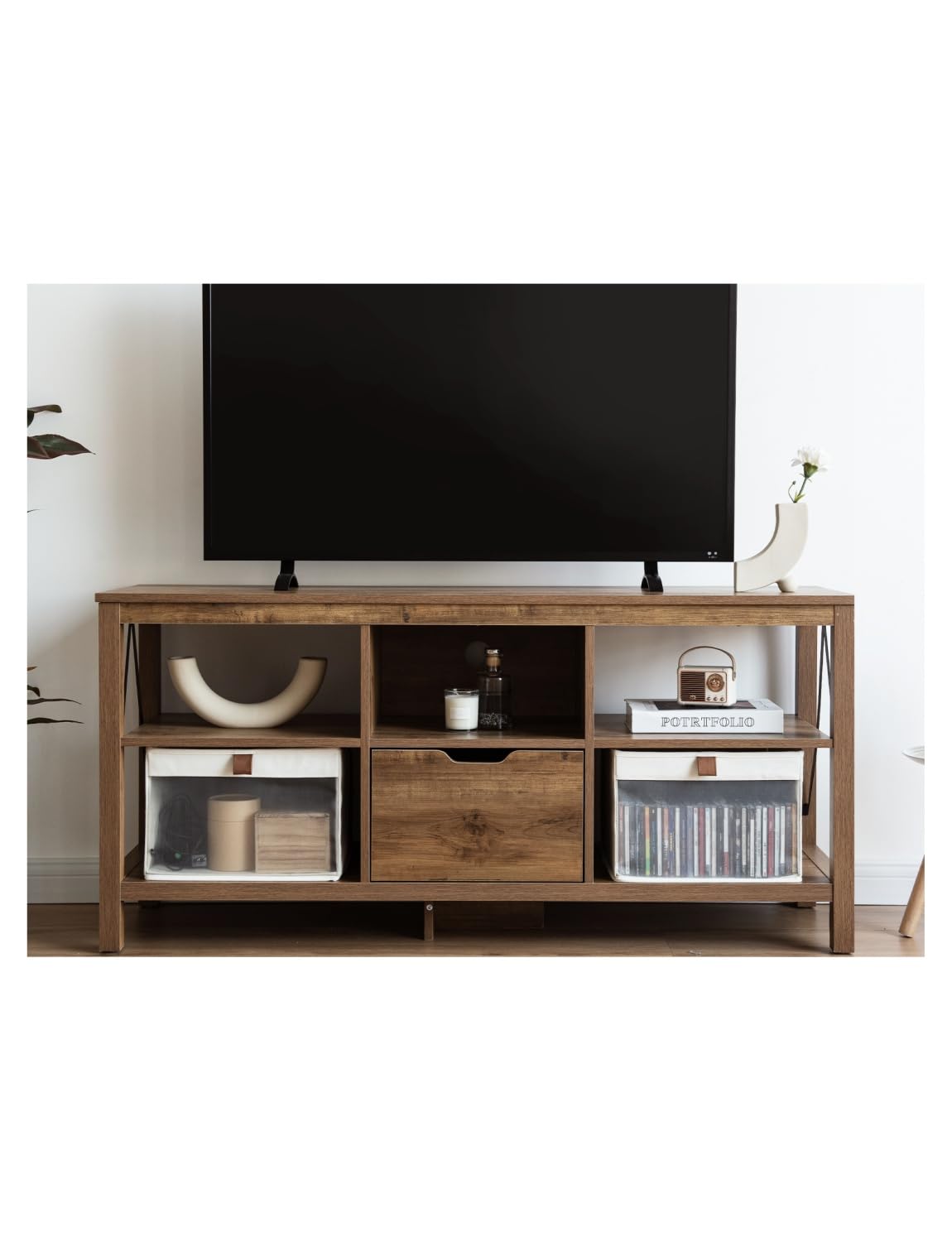 StorageWorks dual-handle detail for comfortable pull-out access and stable grip
