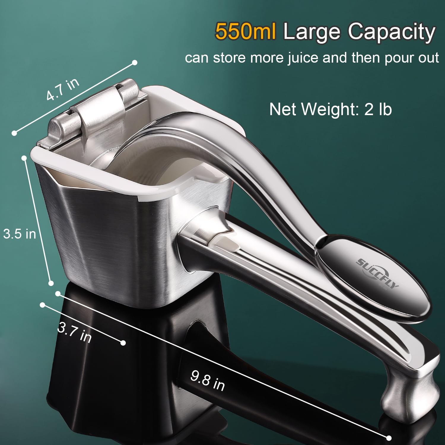 SUCCFLY juicer beside a measuring cup illustrating the 550 ml capacity benefit