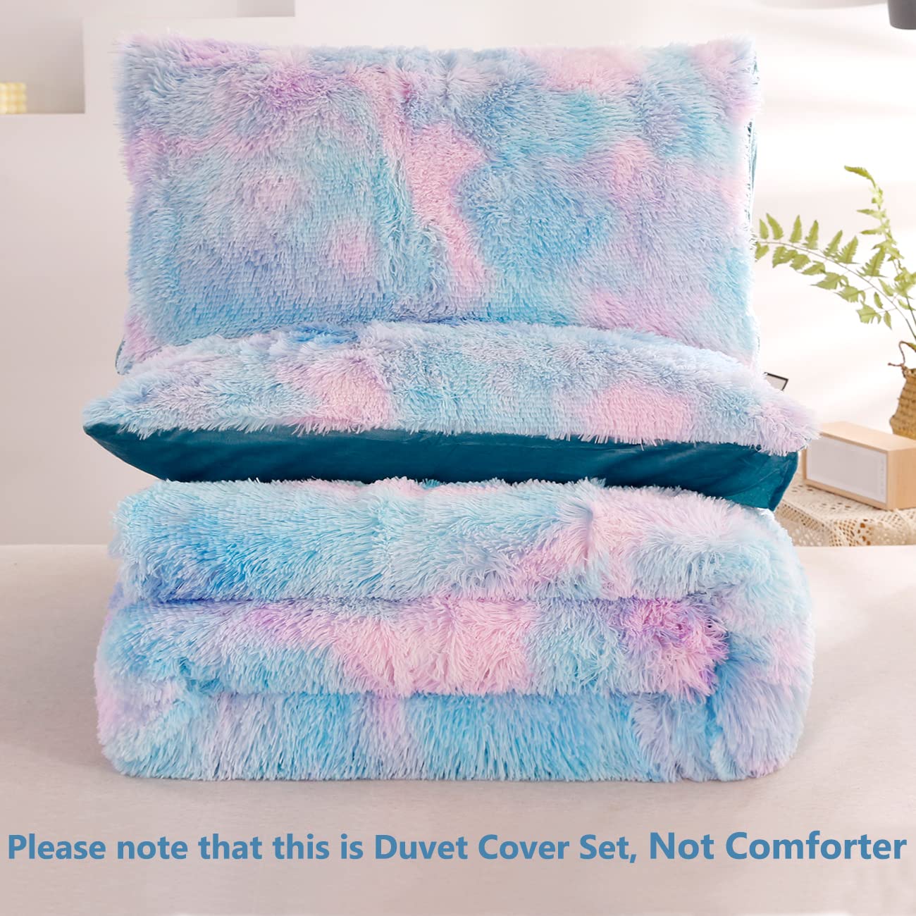 SUCSES styled bedroom with duvet set demonstrating decorative appeal