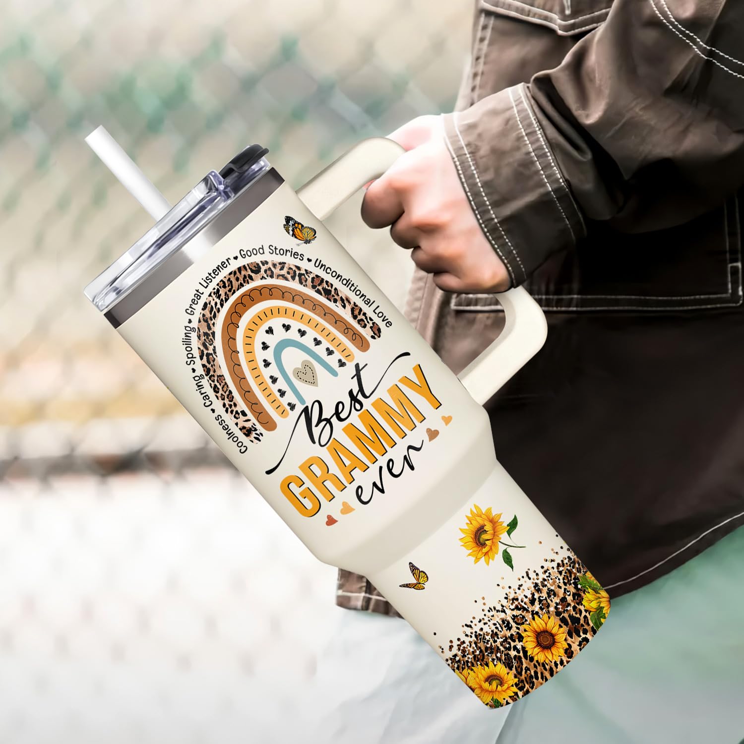 SUFAVN tumbler on picnic table illustrating outdoor use and family occasions
