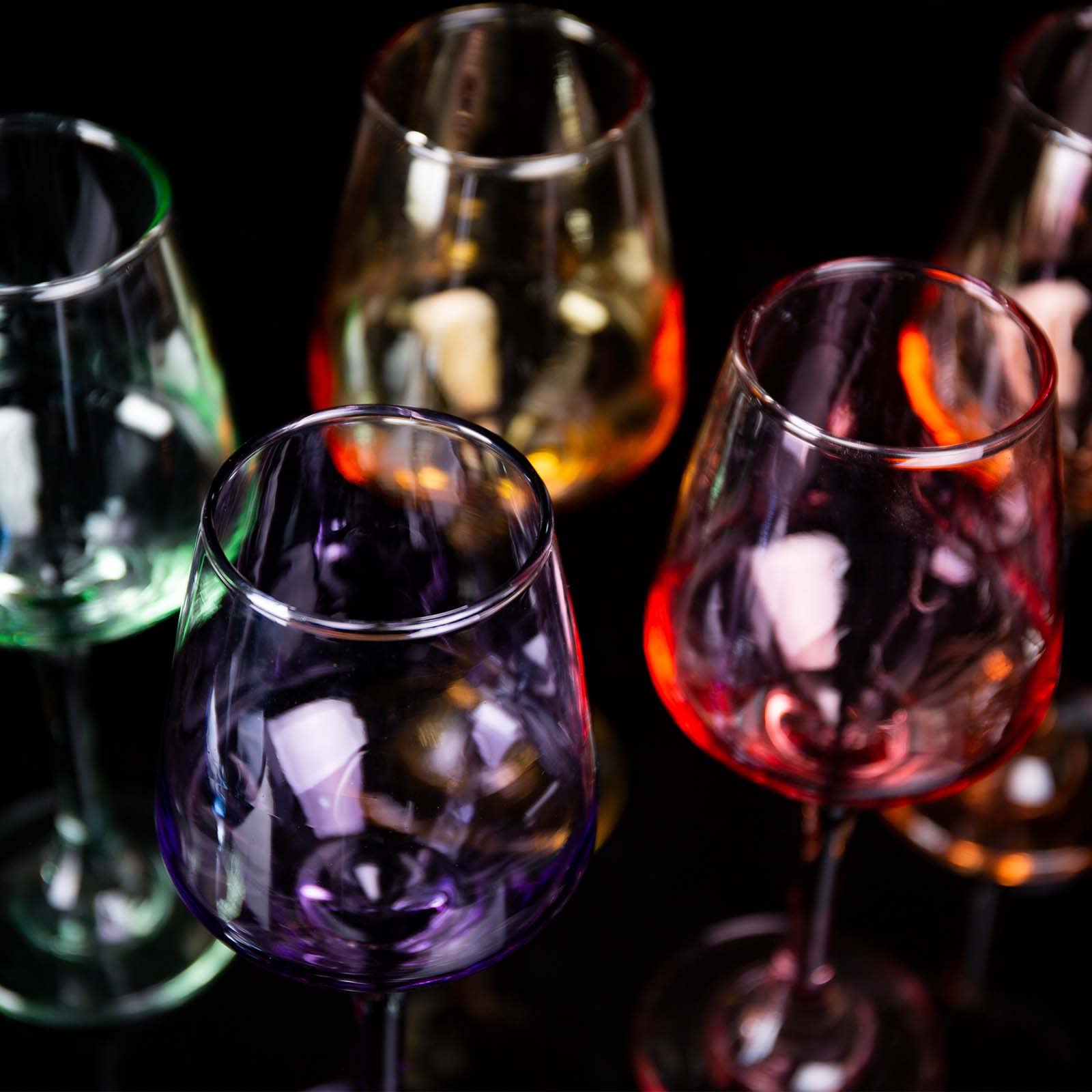 SUNNOW detail of distinct colors on each glass for easy guest identification