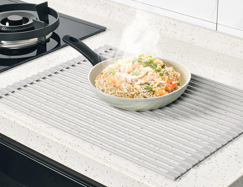 Surpahs label showing heat-resistance up to 400°F for hot cookware