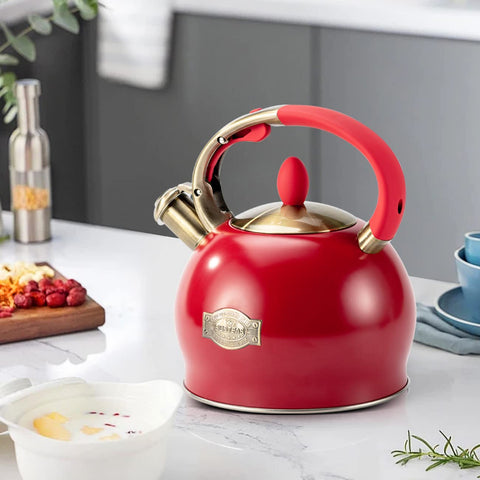 SUSTEAS next to coffee mugs showing 2.7QT capacity for family servings