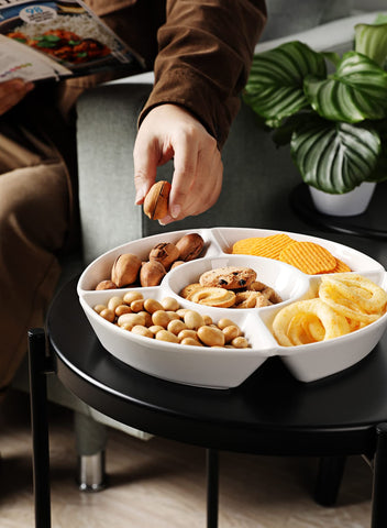 Sweese glaze and label detail emphasizing durable, chip-resistant benefit