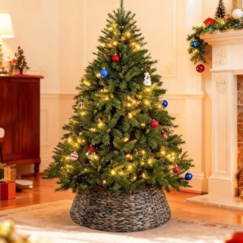 Sweetcrispy collar under decorated Christmas tree showing polished holiday aesthetic