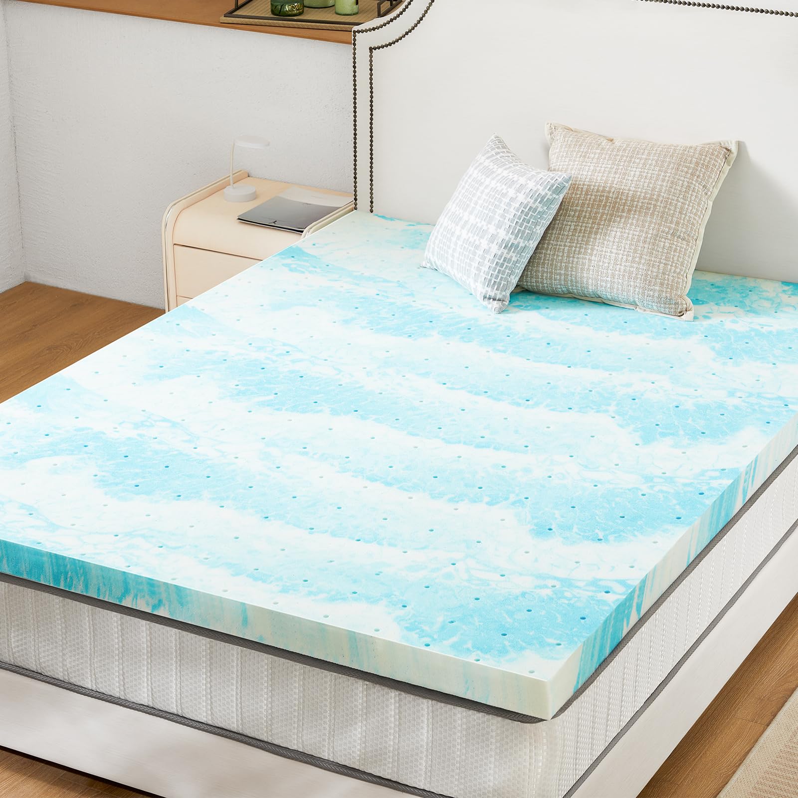 Sweetcrispy foam surface close-up showing texture and breathable comfort benefit