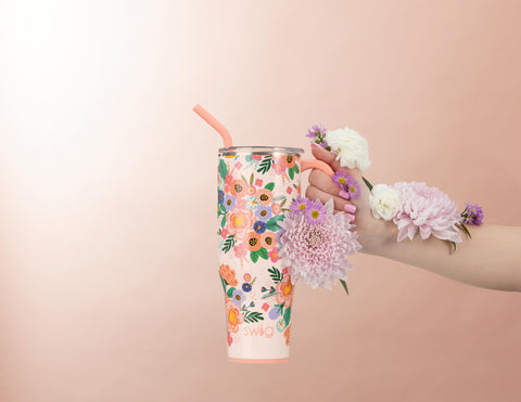 Swig Life removable slider lid with straw for splash-resistant sipping benefit