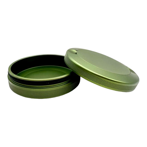 Syn Tin close-up knurled grip showing textured surface for easy opening and secure handling