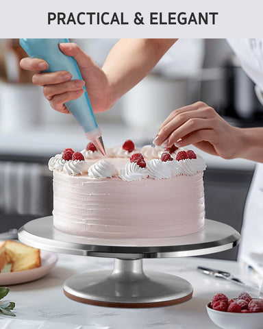 Syntus turntable beside a standard cake illustrating scale and capacity for tiered desserts
